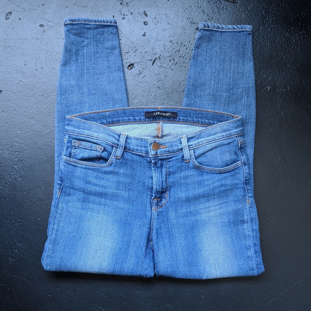 J Brand 835 Midrise Zip Capri Jeans in Tone - Picture 5 of 8